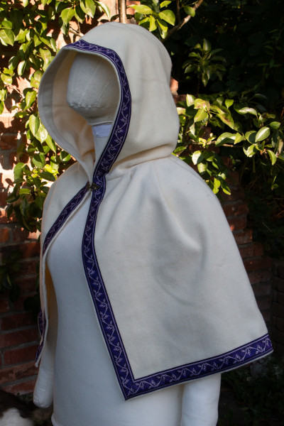 kurzer Umhang Wolle creme