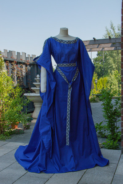 Mittelalterkleid Ceres mit langer Schleppe